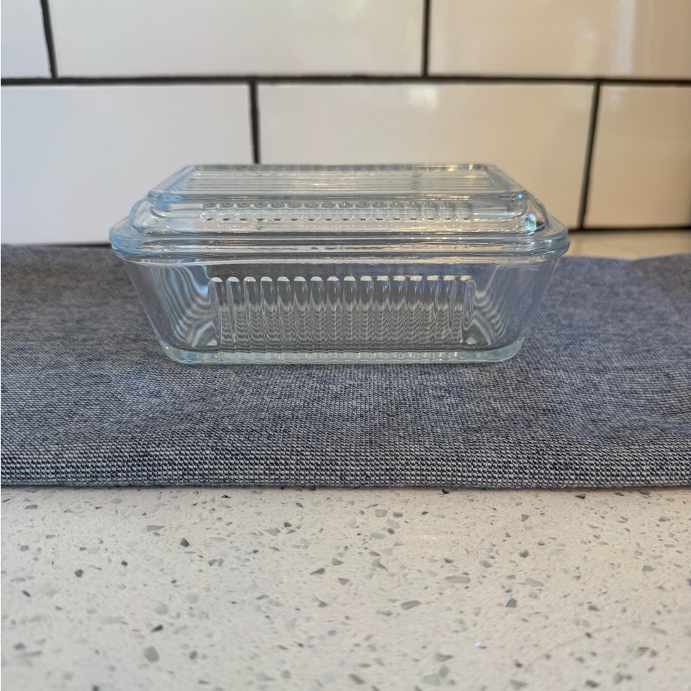 Pasabahce Ribbed Glass Refrigerator Dish – EUC